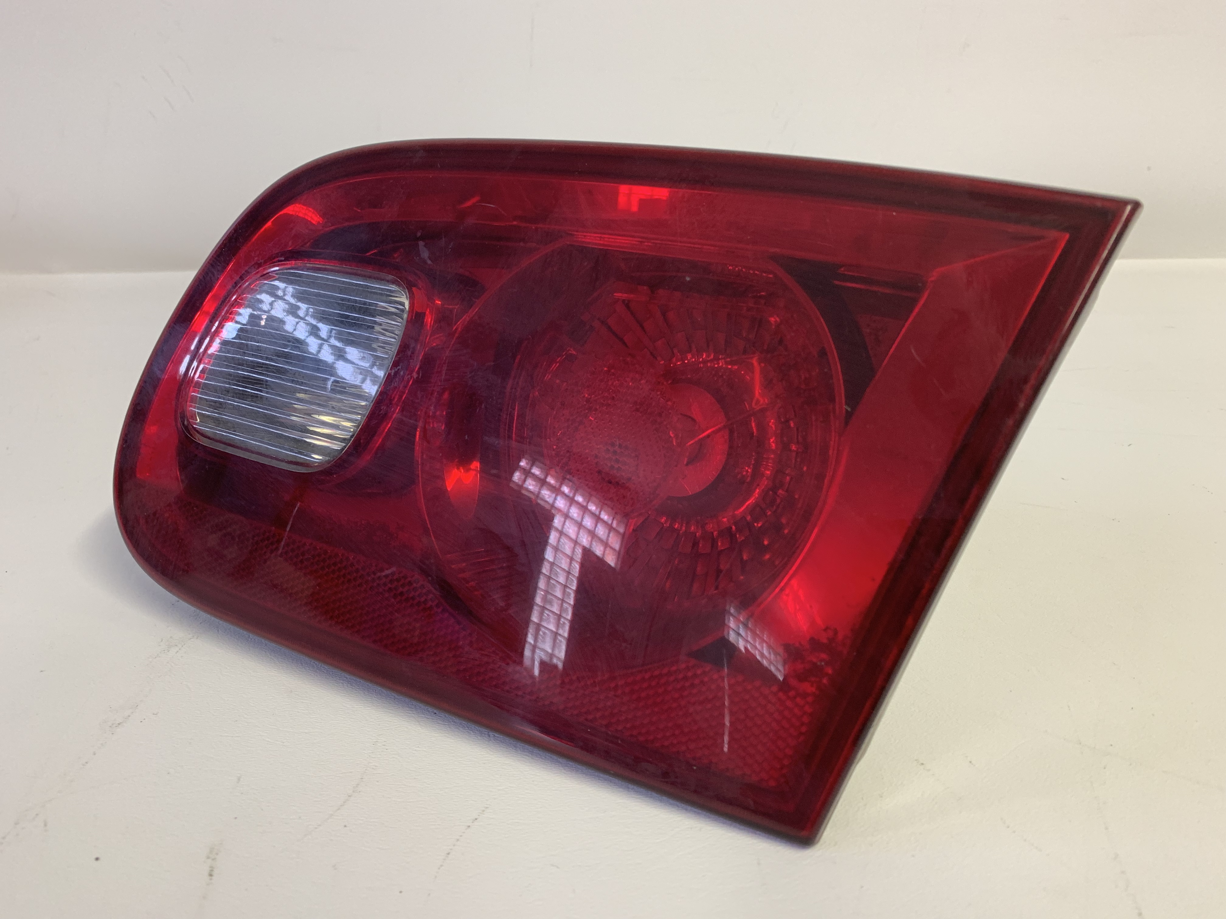 2006-2011 OEM Buick Lucerne driver side left hand inner halogen tail light | eBay 2006 Buick Lucerne Rear Turn Signal Bulb